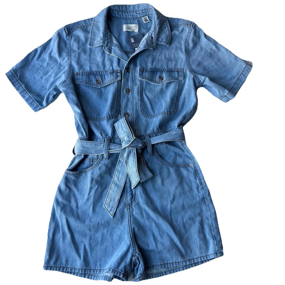 Universal Thread Women's Short Sleeve Denim Romper with a tie waist Size 8
